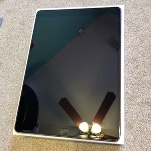 iPad Pro 10.5 inch 64GB Cellular + WiFi